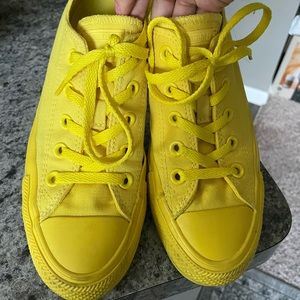 MONOCHROME CONVERSE sz 6